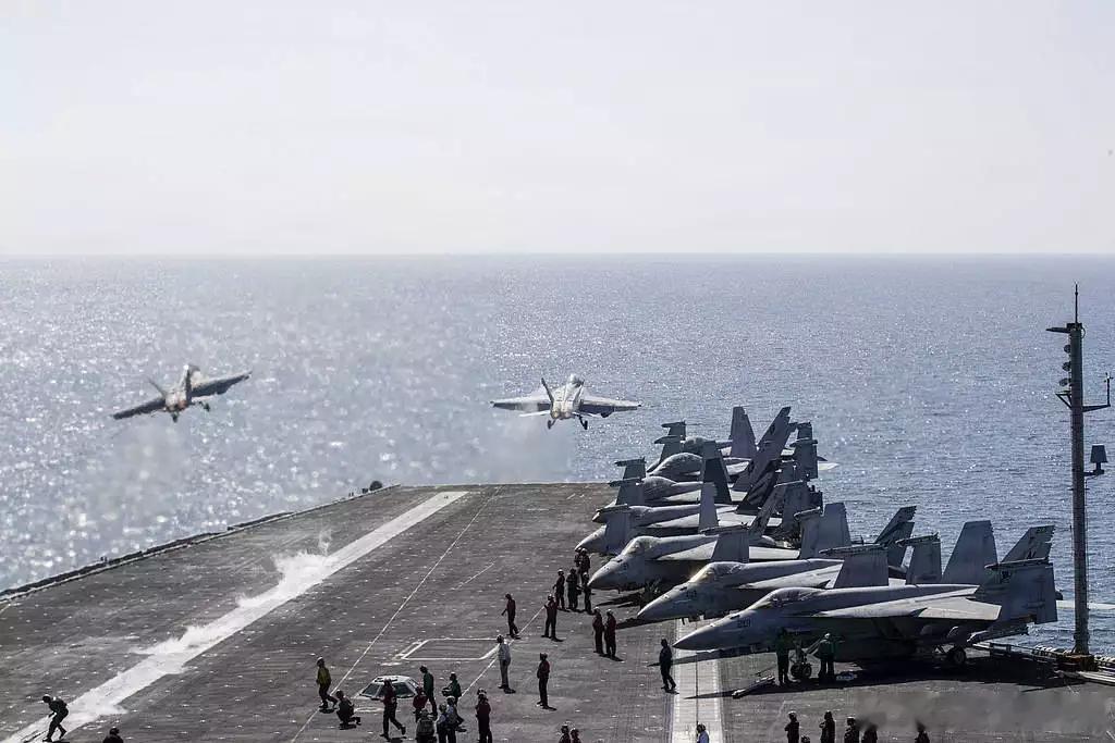 美官员称美军在中东地区部署了16艘军舰 