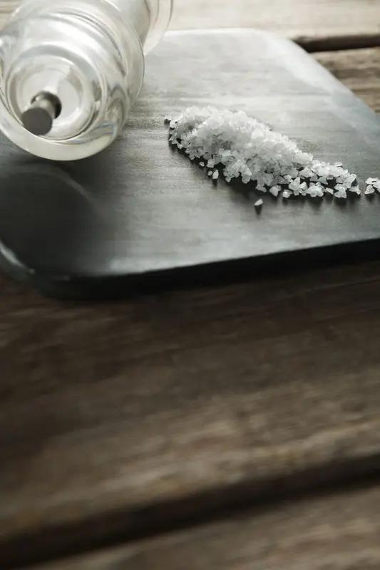 一辈子都健康的秘密 
油放少一点
盐放少一点
饮料少喝点
外卖少吃点
8+1要少