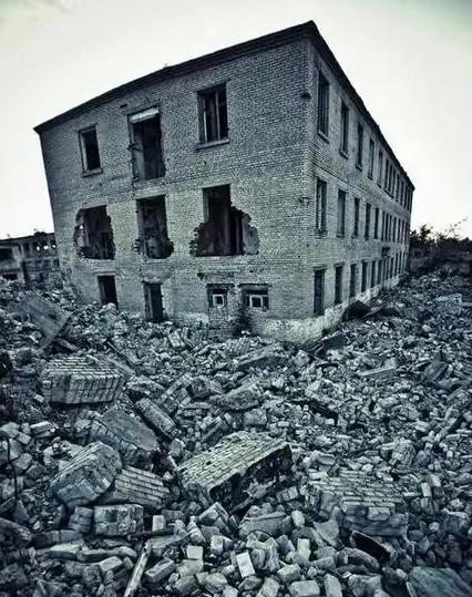 1976年唐山大地震前，专家预测，河北可能会发生地震，青龙县一把手冉广岐得知后，
