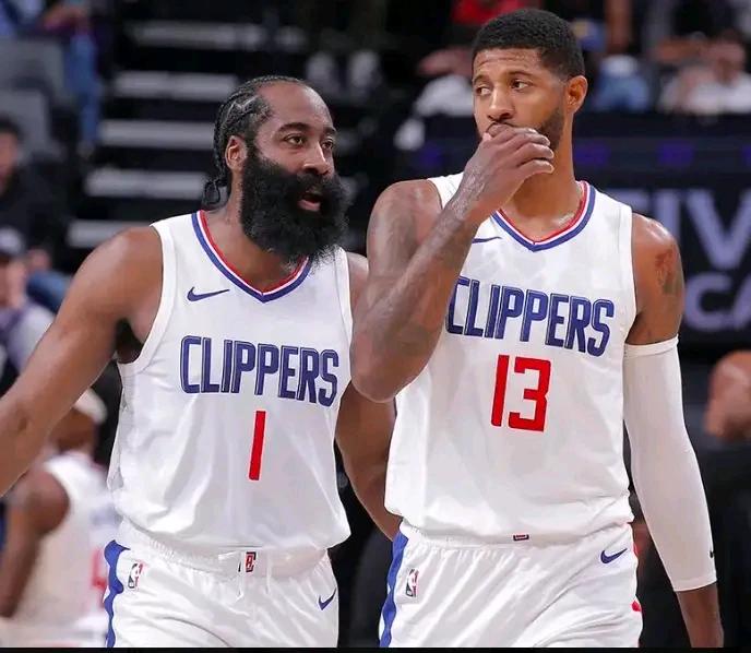 又是哈登站了出来，这才是球队核心的样子，小卡g5也不要上了。
第一，哈登常规赛只