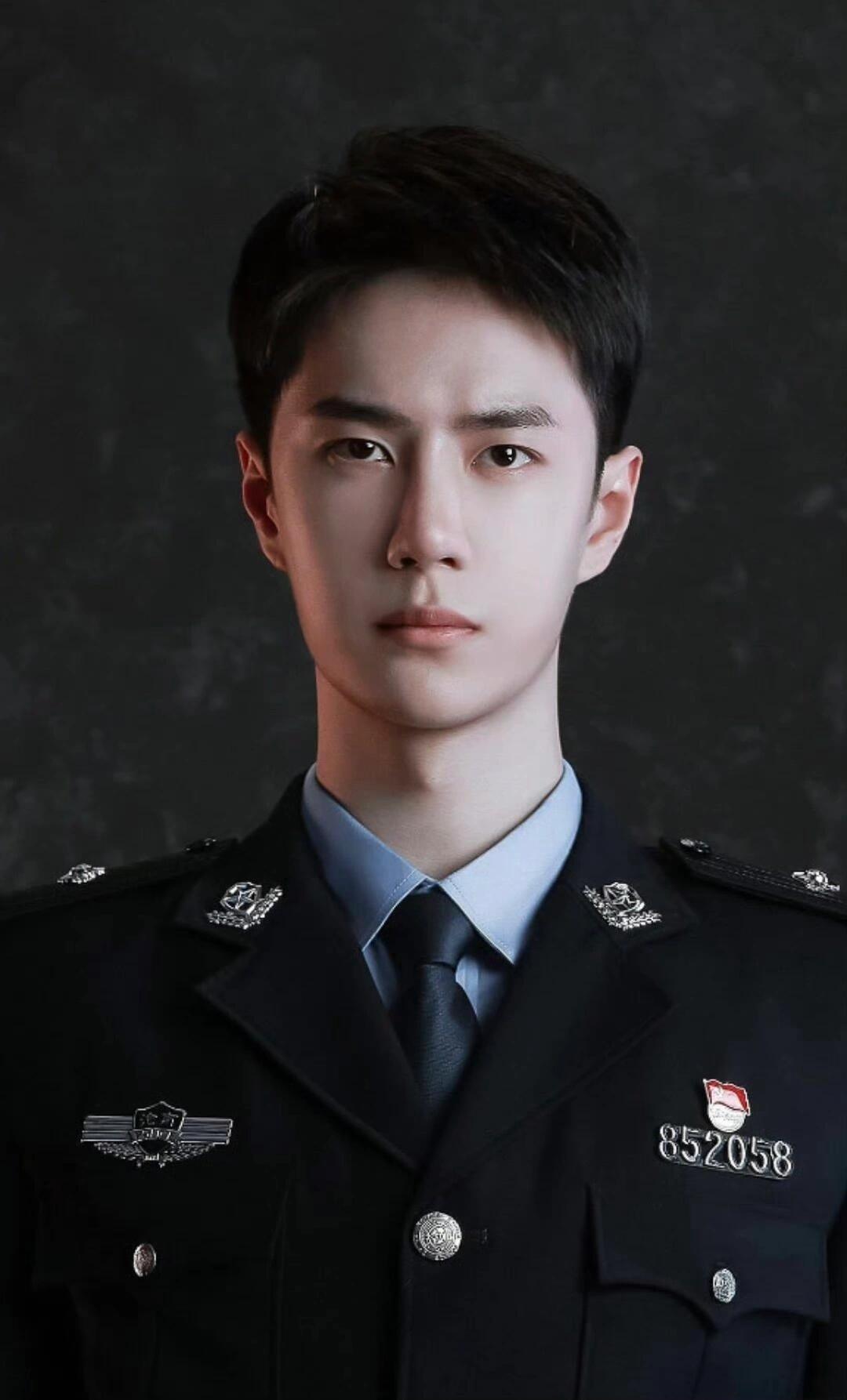 王一博陈宇三周年冰雨火开播3周年陈晓、王一博主演的《冰雨火》开播3周年啦，是遇到