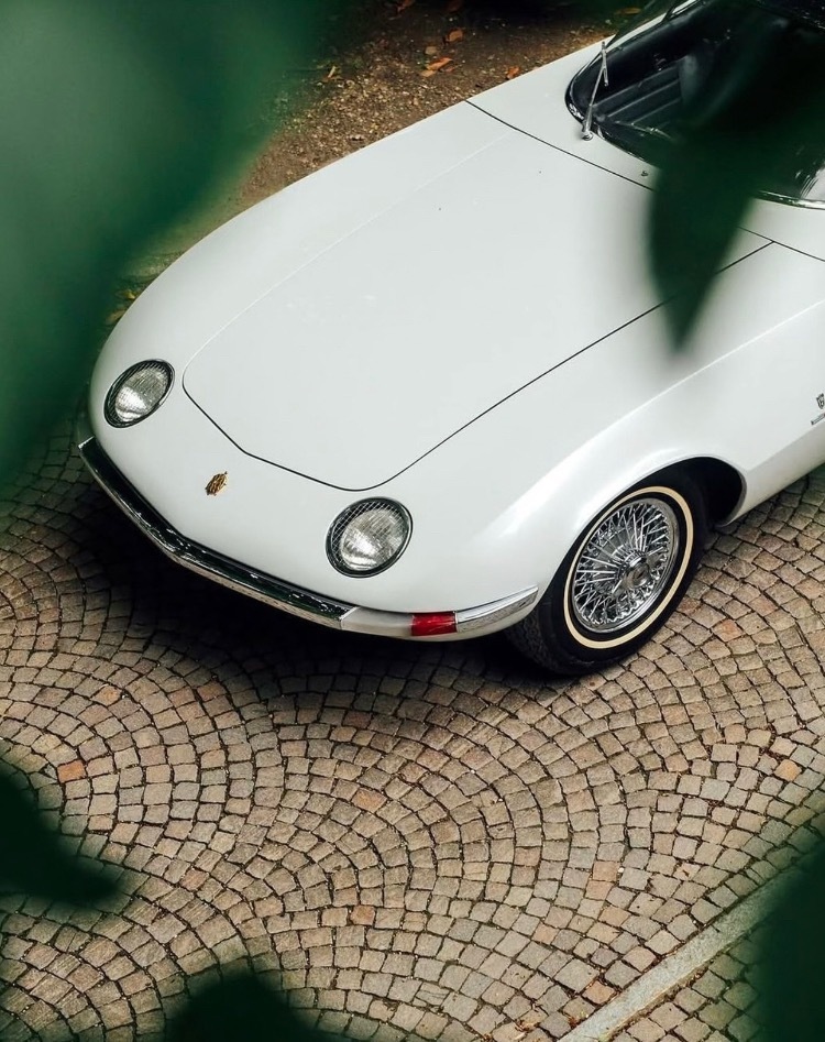 Chevrolet Testudo，是一款由意大利博通公司(Bertone)基于