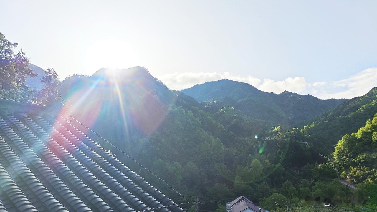 拍日出一定要拍阴影。同样也是，有了阴，阳才显得更加鲜明。