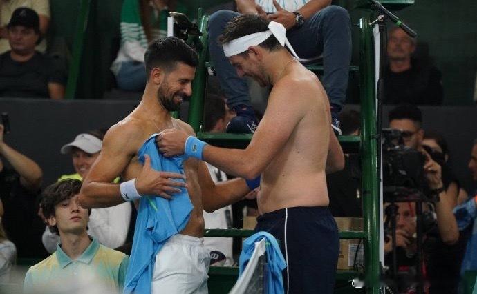 🇦🇷德尔波特罗昨晚也是在线支持你鸡“加油Nole”“我爱你，Nole”德约科