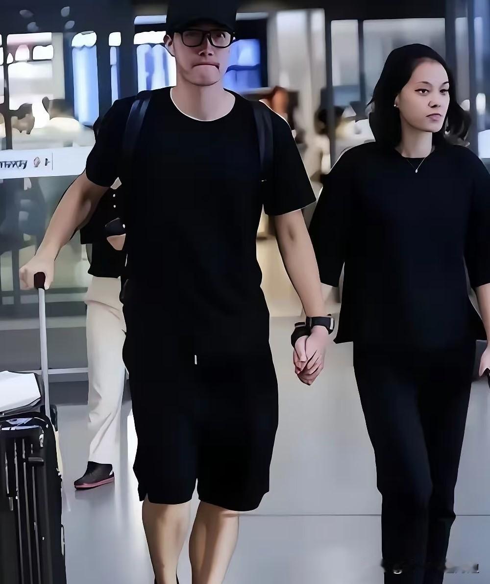 刘翔退役的这11年
 
我好奇查了一下
43岁的刘翔，没有孩子，没有创业，也没有