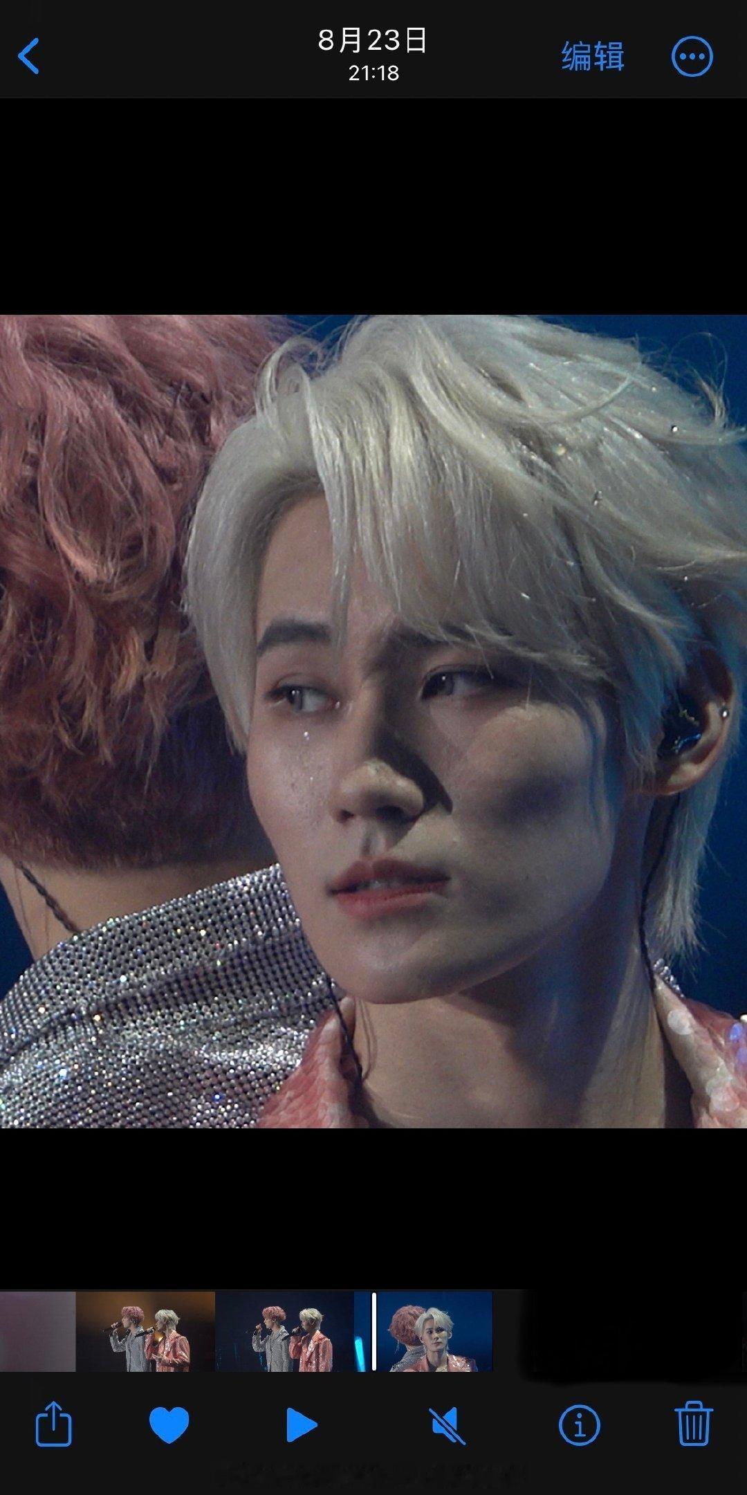 张真源这个脸怎么这么崎岖啊？ ​​​