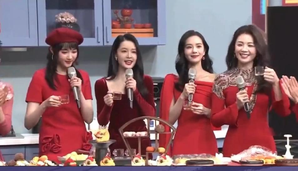 关晓彤帽子加刘海各种修饰，在刘诗诗，李沁，刘涛身边还能看。可是，关晓彤一穿起古装