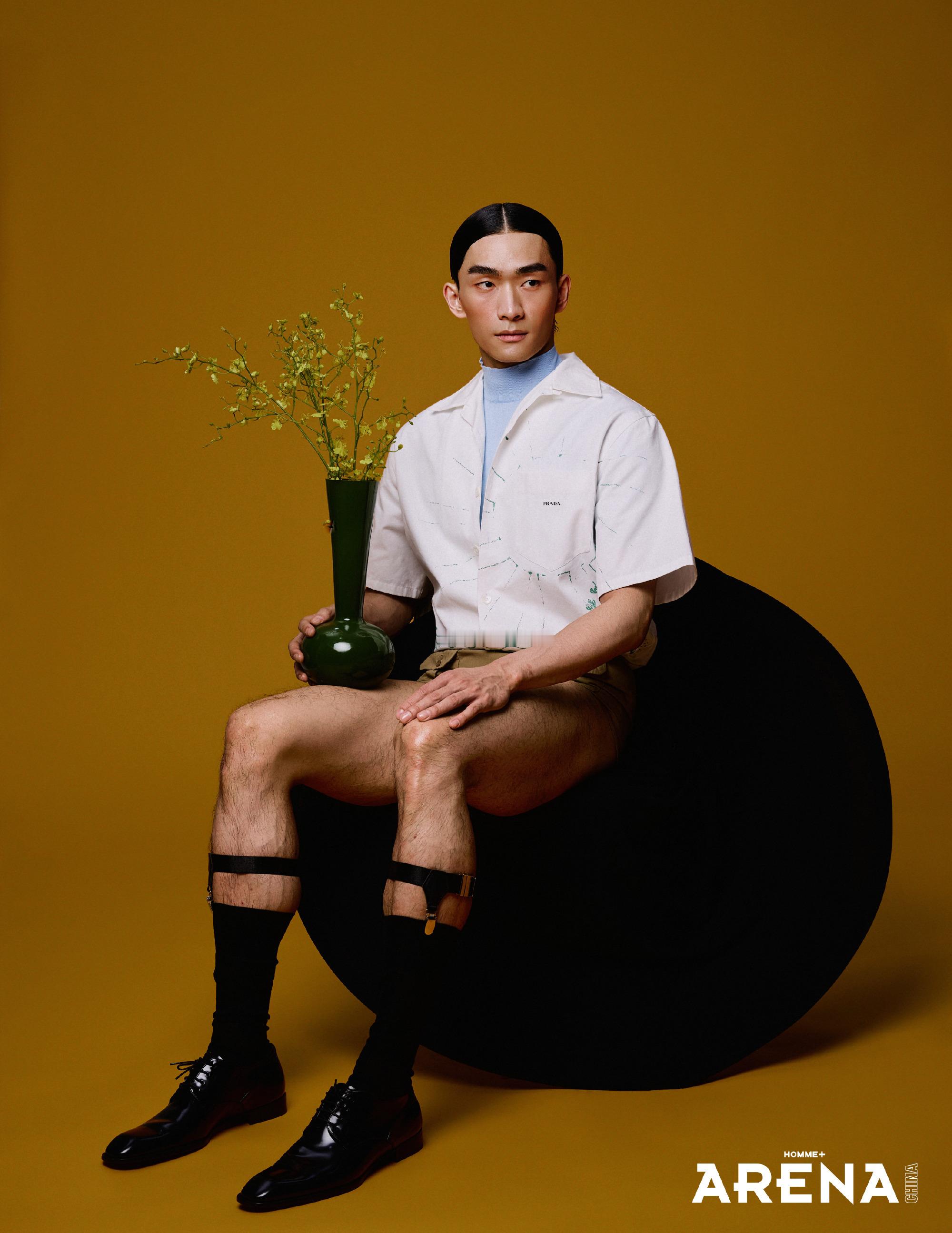 「身体即诗篇」Body as Verse每一具身体自成一处风景，穿上时装的瞬间，