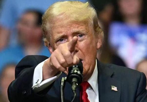 特朗普一夜改写共和党格局！三州洗牌、3200万重金砸场，背书成唯一硬通货，外行人