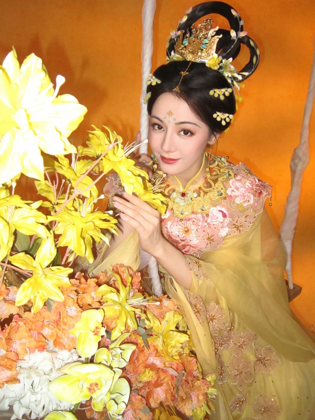 迪丽热巴中秋限定迪丽热巴中秋奇妙游出图迪丽热巴中秋限定，好美，哇 ​​​