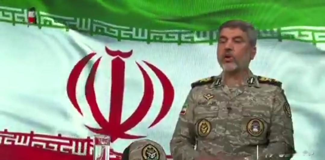 新闻快讯：伊朗军方确认：战争初期出动战机袭击美军中东基地
 
据伊朗伊斯兰共和国