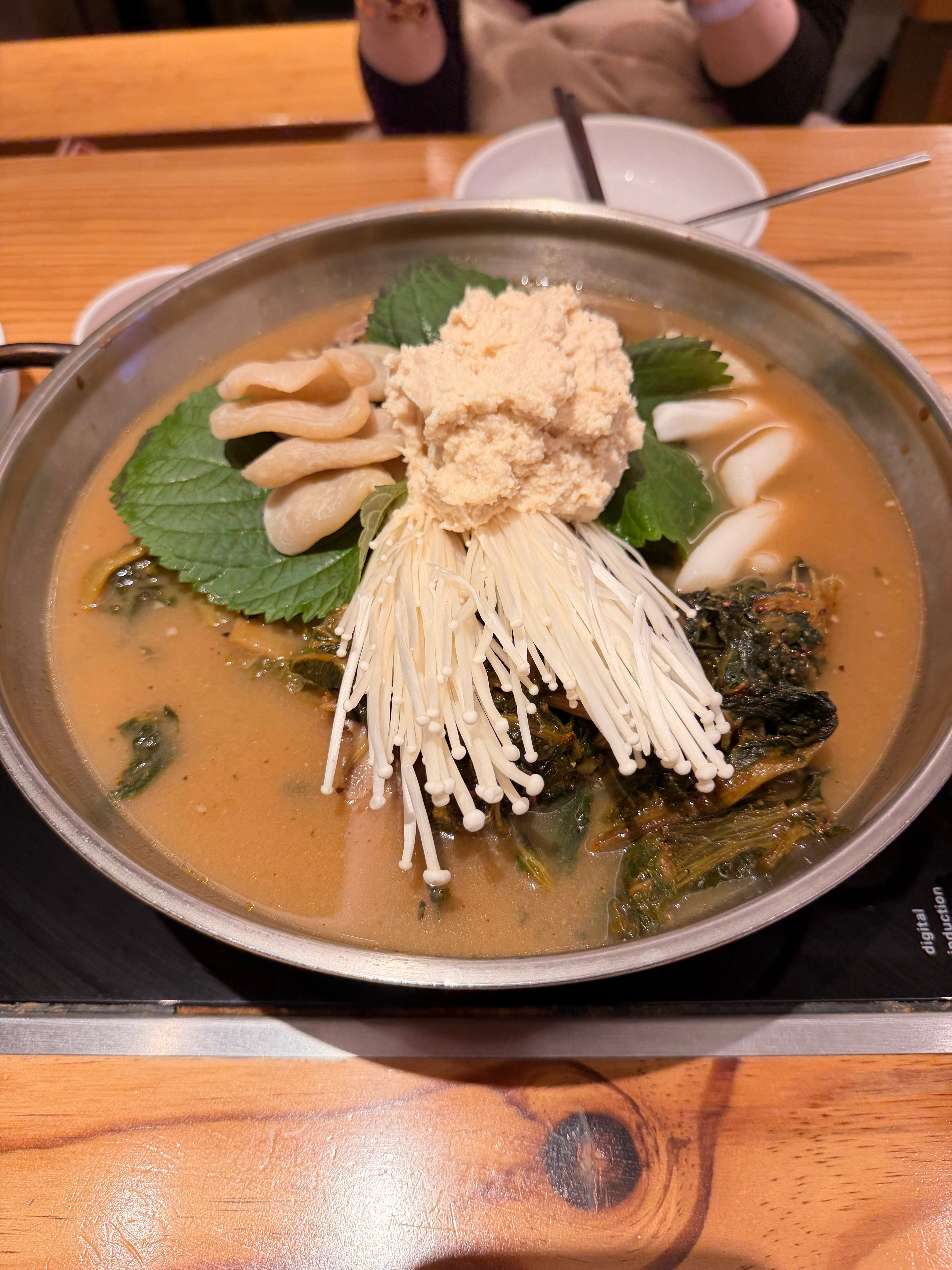 半夜下楼吃的豆渣排骨锅 太干了！！！这个天气 