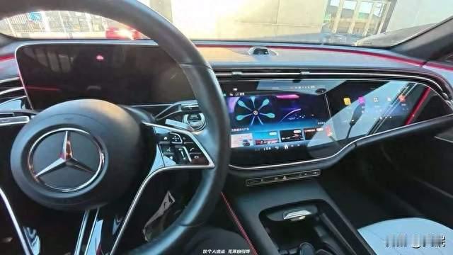奔驰E300对比3.0T奥迪A6L，打开这个界面我沉默了