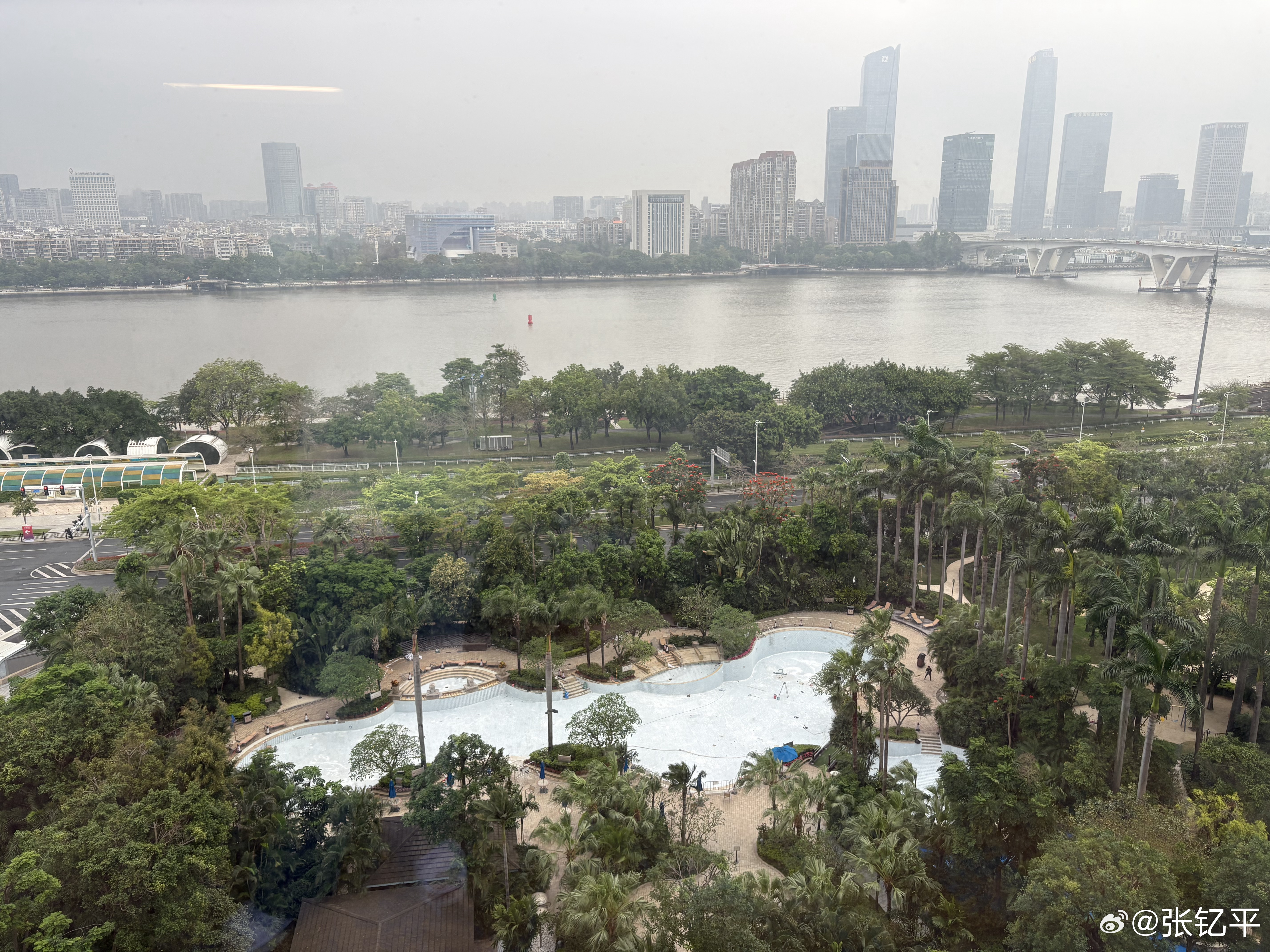 一张图证明我来过这里广州的空气很好，而且也没咋下雨。其实是第二次来广州，但上次太