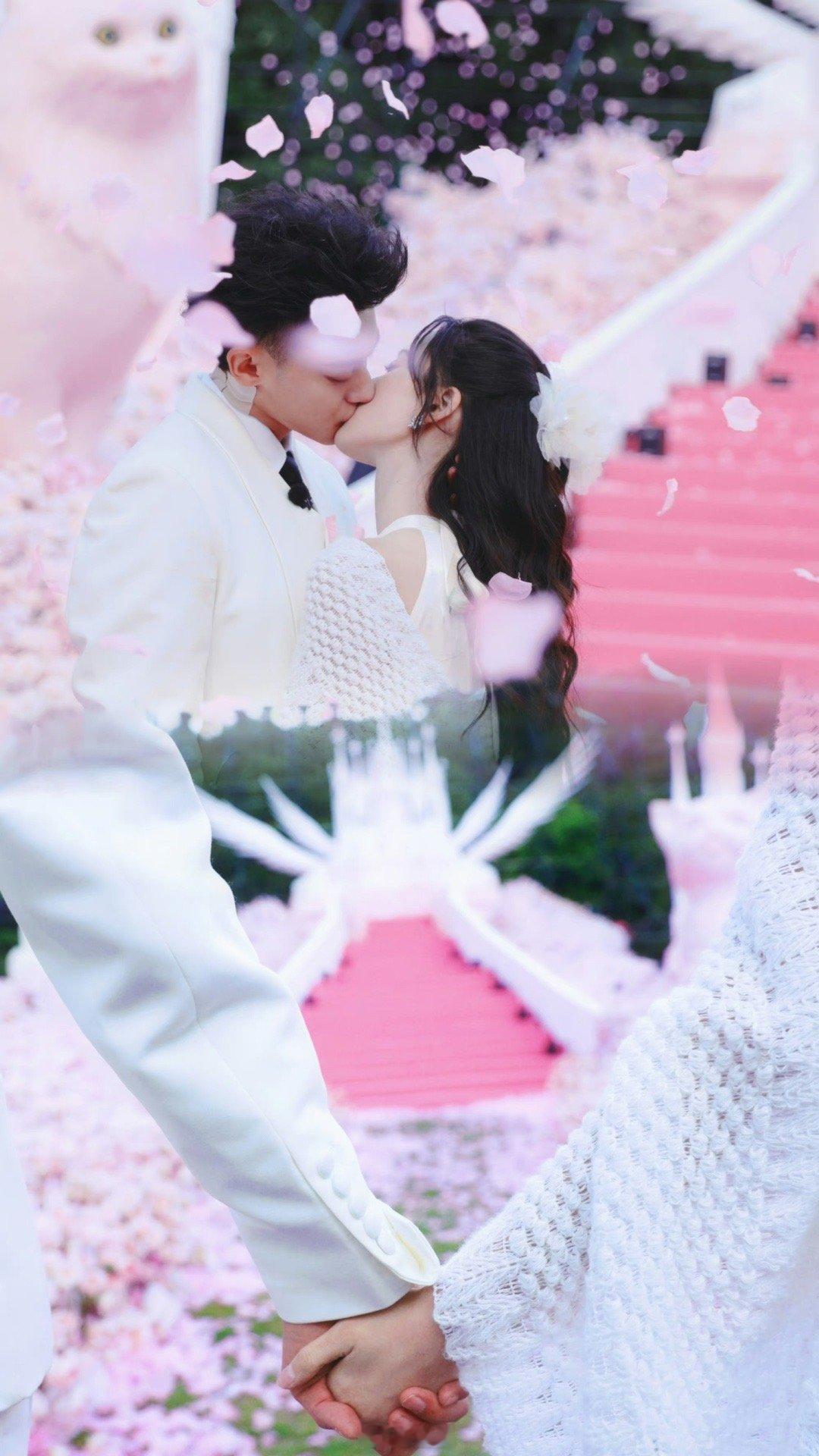#黄子韬求婚徐艺洋#韬哥也是霸总文学贯彻到底了，黄子韬：我敢娶你，你敢嫁吗？ 徐
