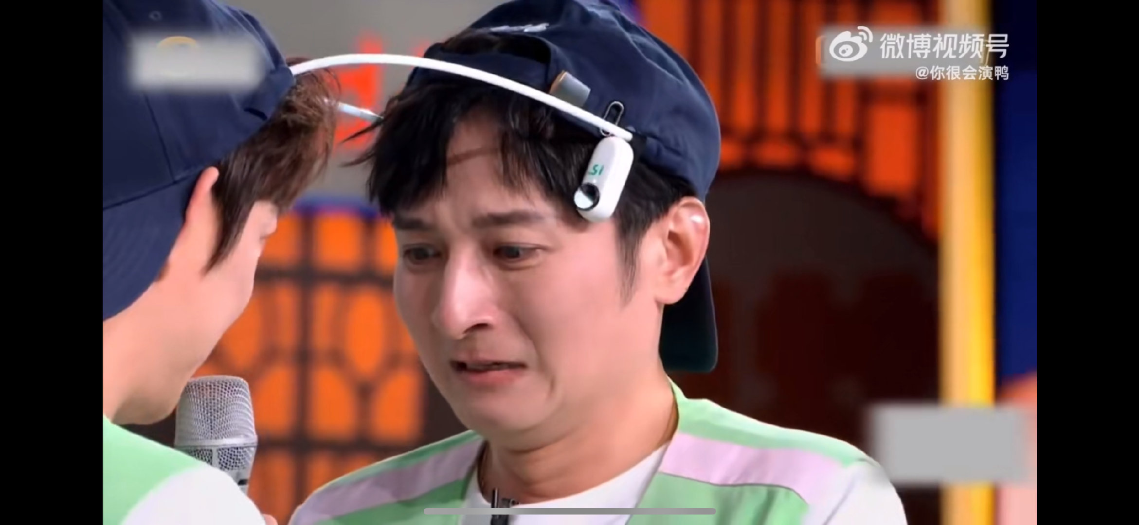 维嘉都老花了维嘉都已经到了老花的年纪我们的宿舍2总觉得维嘉还是当年少年模样，直到