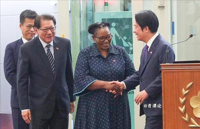 台湾《中国时报》今日评论道：“赖清德搭乘他国总统专机秘密出访‘邦交国’，这不仅罕