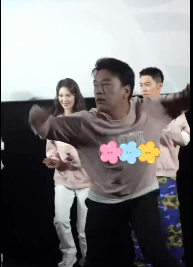 魔性舞赛道就是王耀庆的统治区 王耀庆，舞蹈界的“逗比”男神！他的魔性舞蹈，总是让