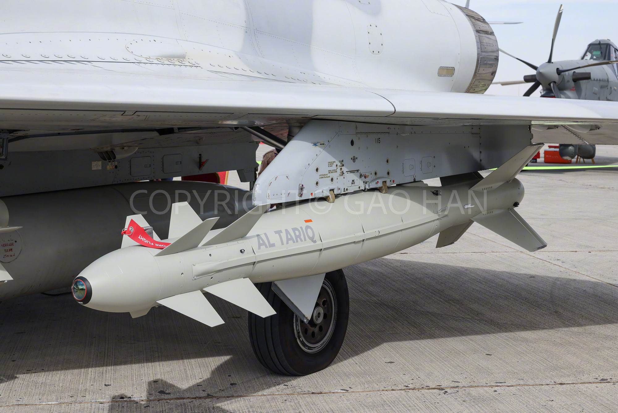 大家想不到吧，阿联酋已经有能力研制先进的精确制导对地攻击武器了。有消息说阿联酋的