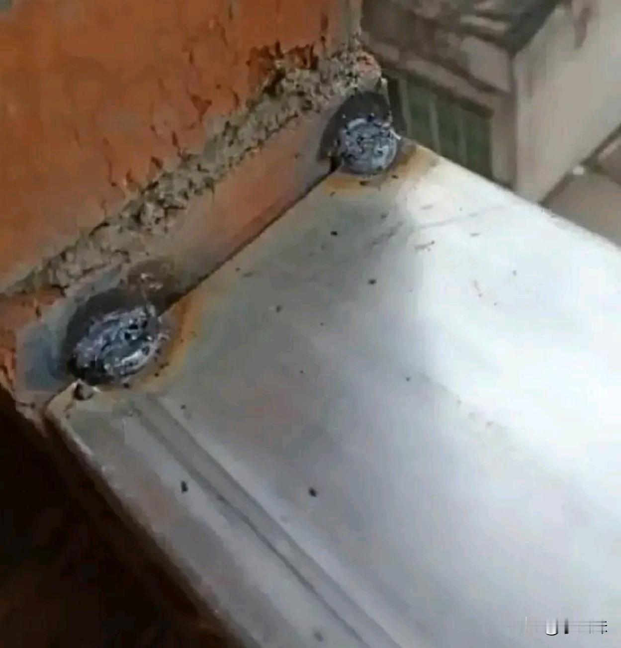 这样直接焊在砖上能焊上吗？