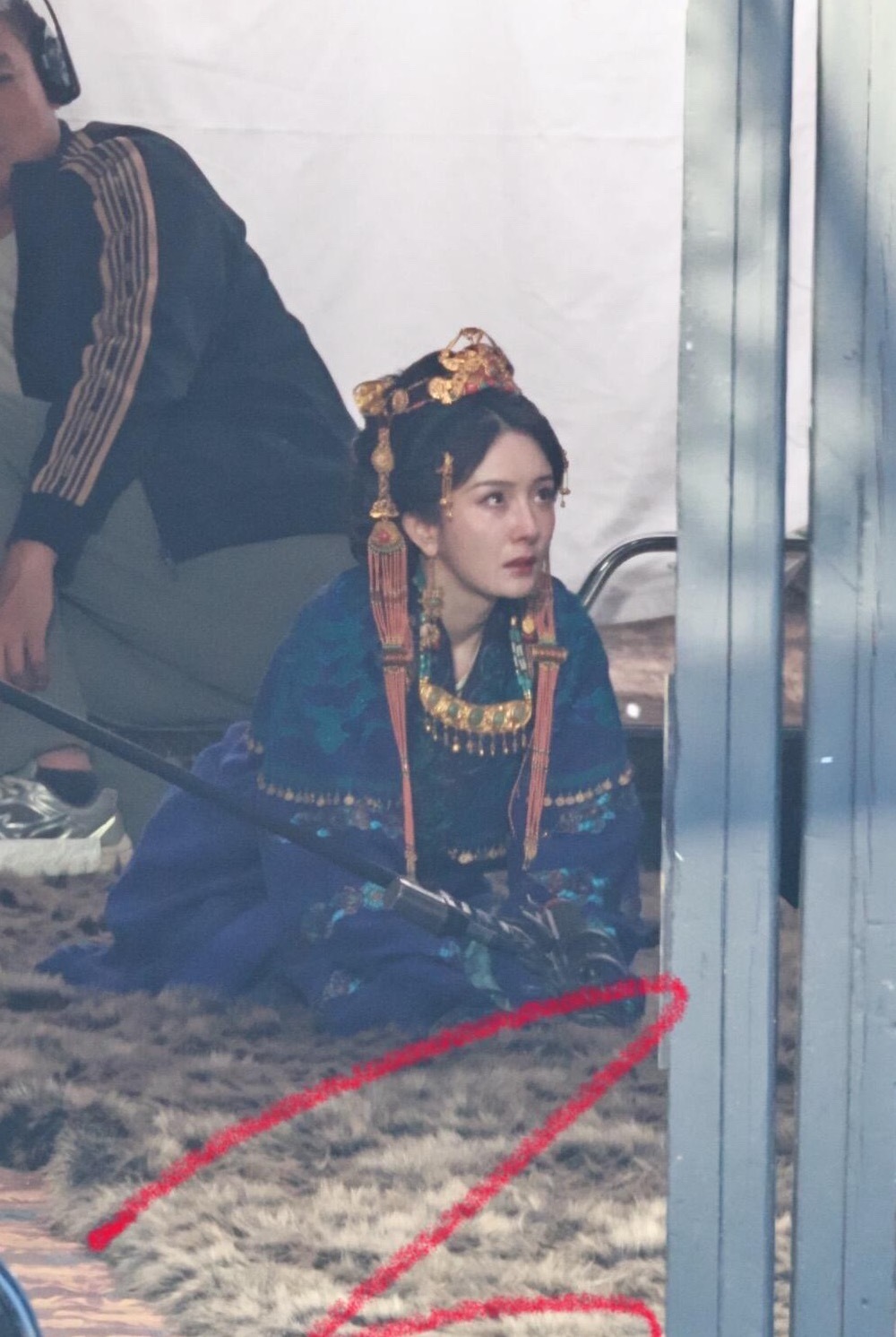 ！！这个眼神…我不行了…好强的感染力谁敢信这是同一天的杨幂