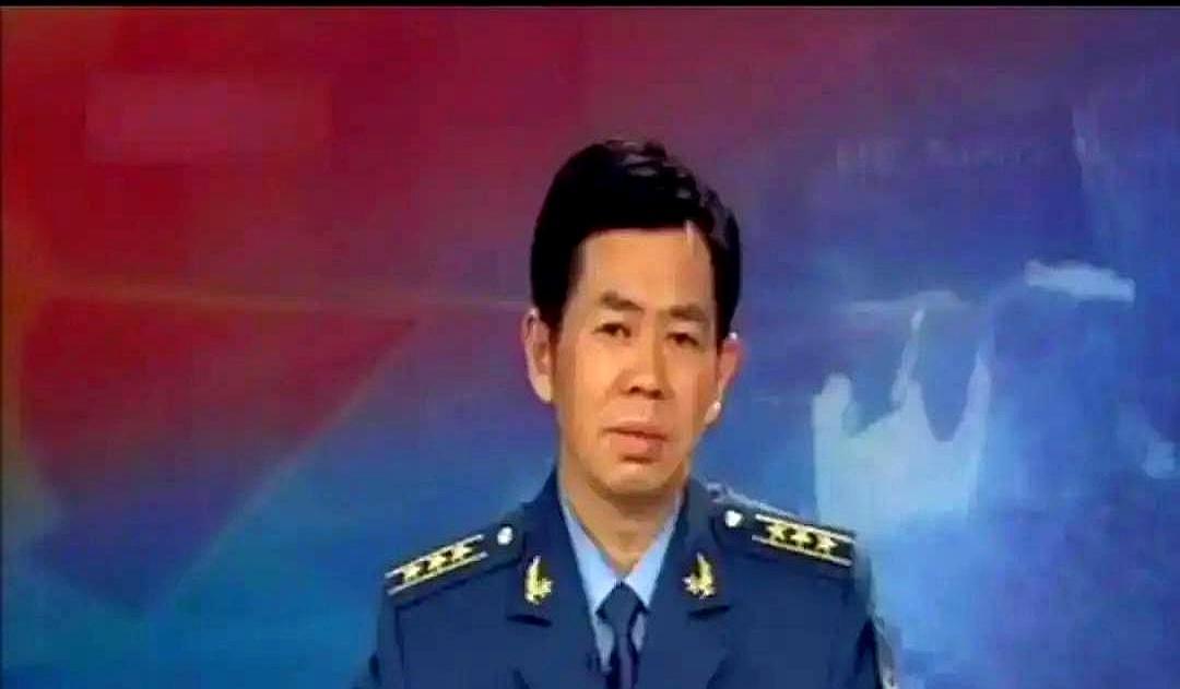 戴旭讲甲午，弹幕问“披哥追不追”。六万人瞬间跑一半，直播间直接崩。
 
知识区被