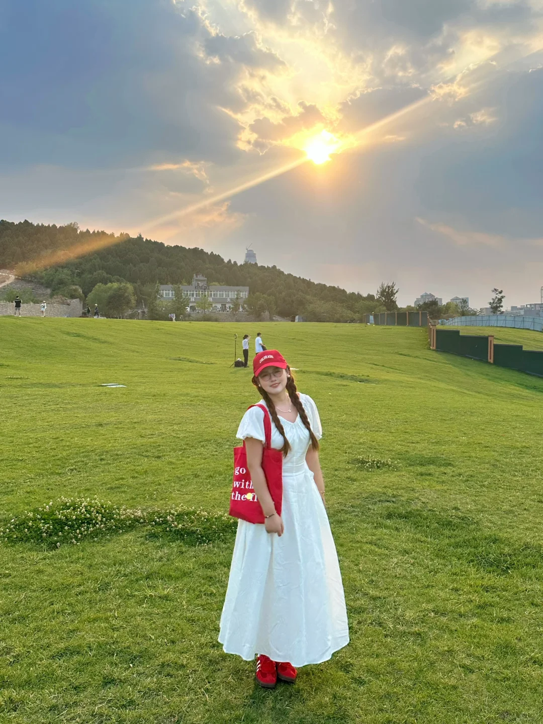 微胖穿搭|🌤️夏日氛围感是漂亮裙子给的！