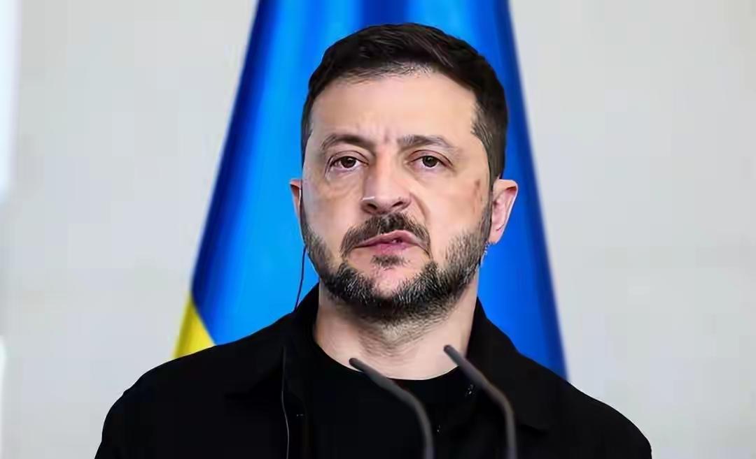 泽连斯基一边派人来北京谈合作，一边又威胁要制裁中国公民，这是典型的脑袋被驴踢了！