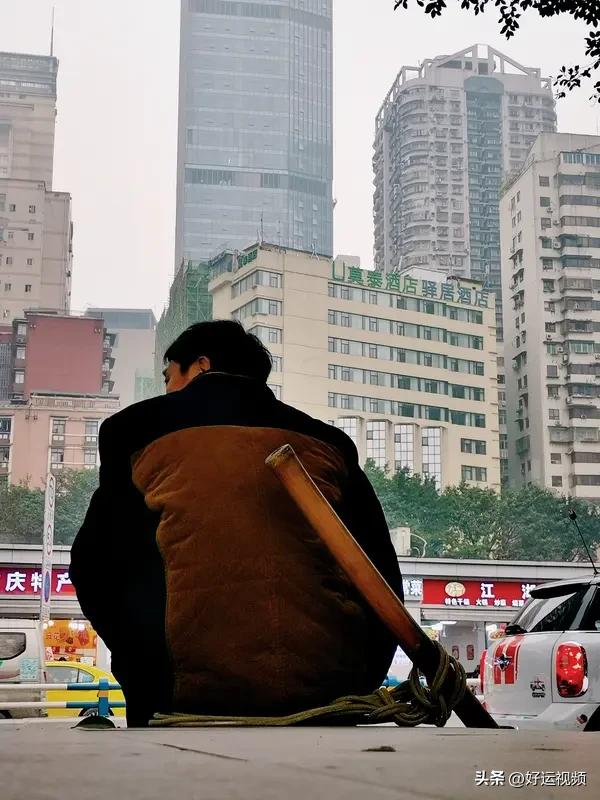 春日生活打卡季昨天中午我在重庆渝北中学那边差点忘了路，问了好几个才得知我要去的地