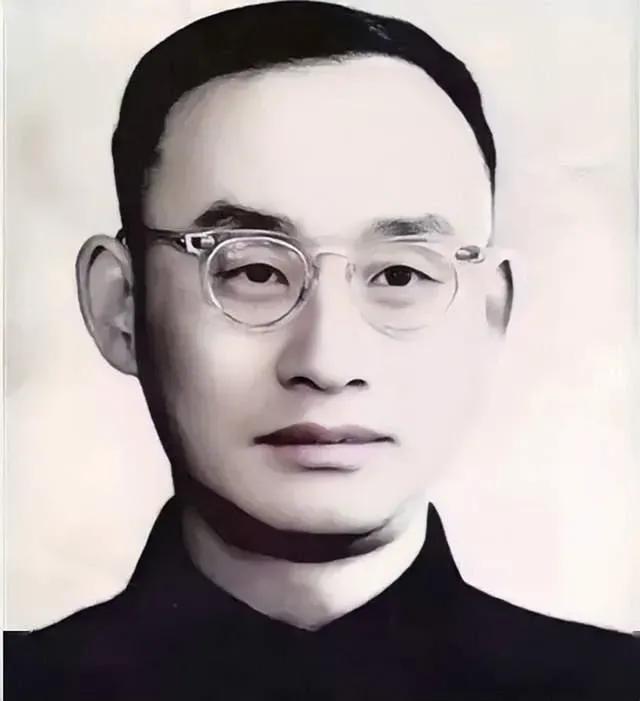 1983年，加拿大数学家门德尔逊受邀来中国讲学，开口第一句话就把在场的中国学者问