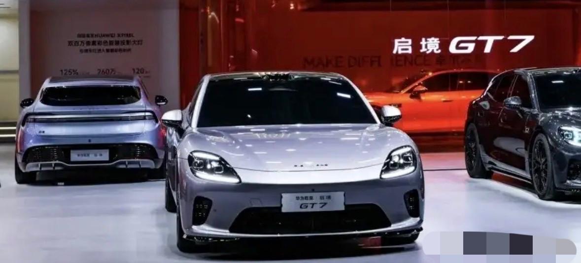 高人预测，2026年下半年将会发生：

1、退休金会迎来22连涨，涨幅大概在2%