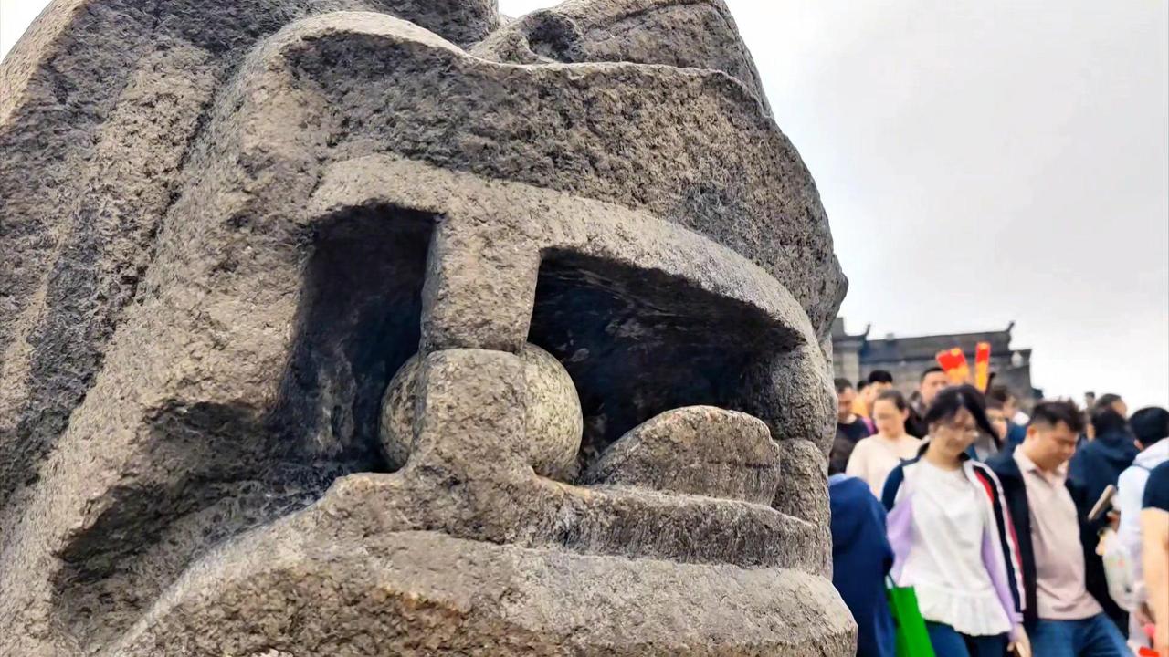 🌄徒步南岳，终于登上祝融峰！海拔1300米的云端之巅，视野开阔到让人窒息，脚下