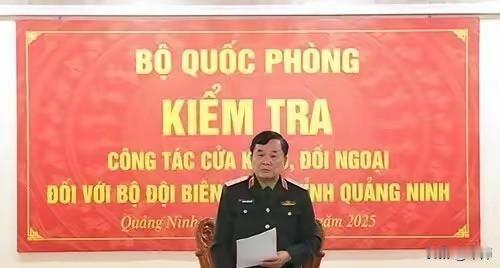 越南国防部副部长黄春战上个月在韩国访问期间，因不当接触一名韩国女公务员而遭到韩国