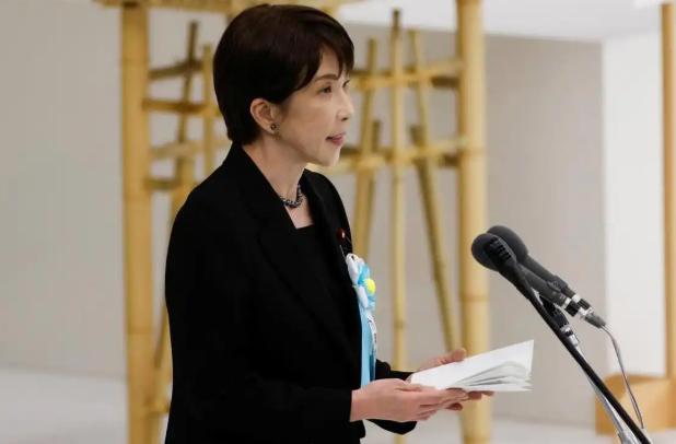 日本政客在投降日集体跑去靖国神社“拜鬼”，高市早苗还亲自送上祭祀费，民进党呢？非