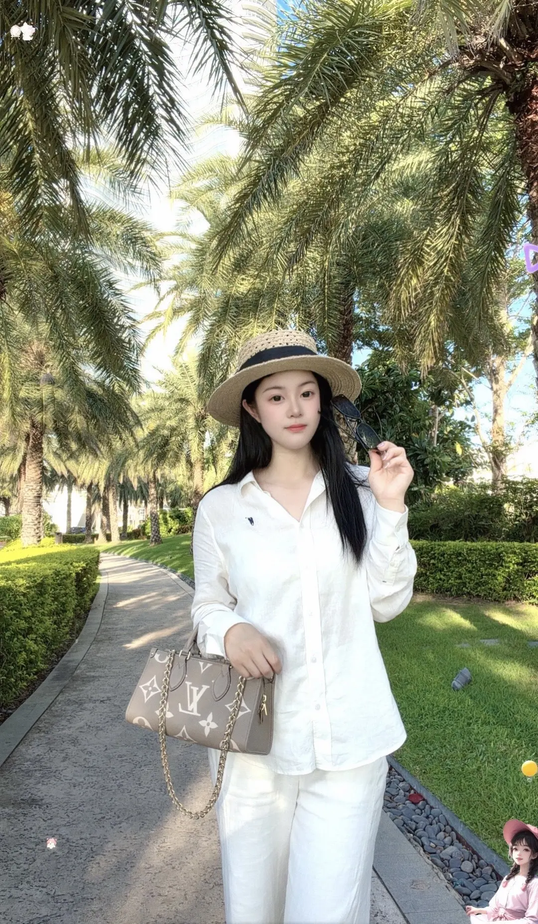 找个喜欢的地方，吹一吹风，静静的坐一会，听听音乐，看看风景，自己陪同自...