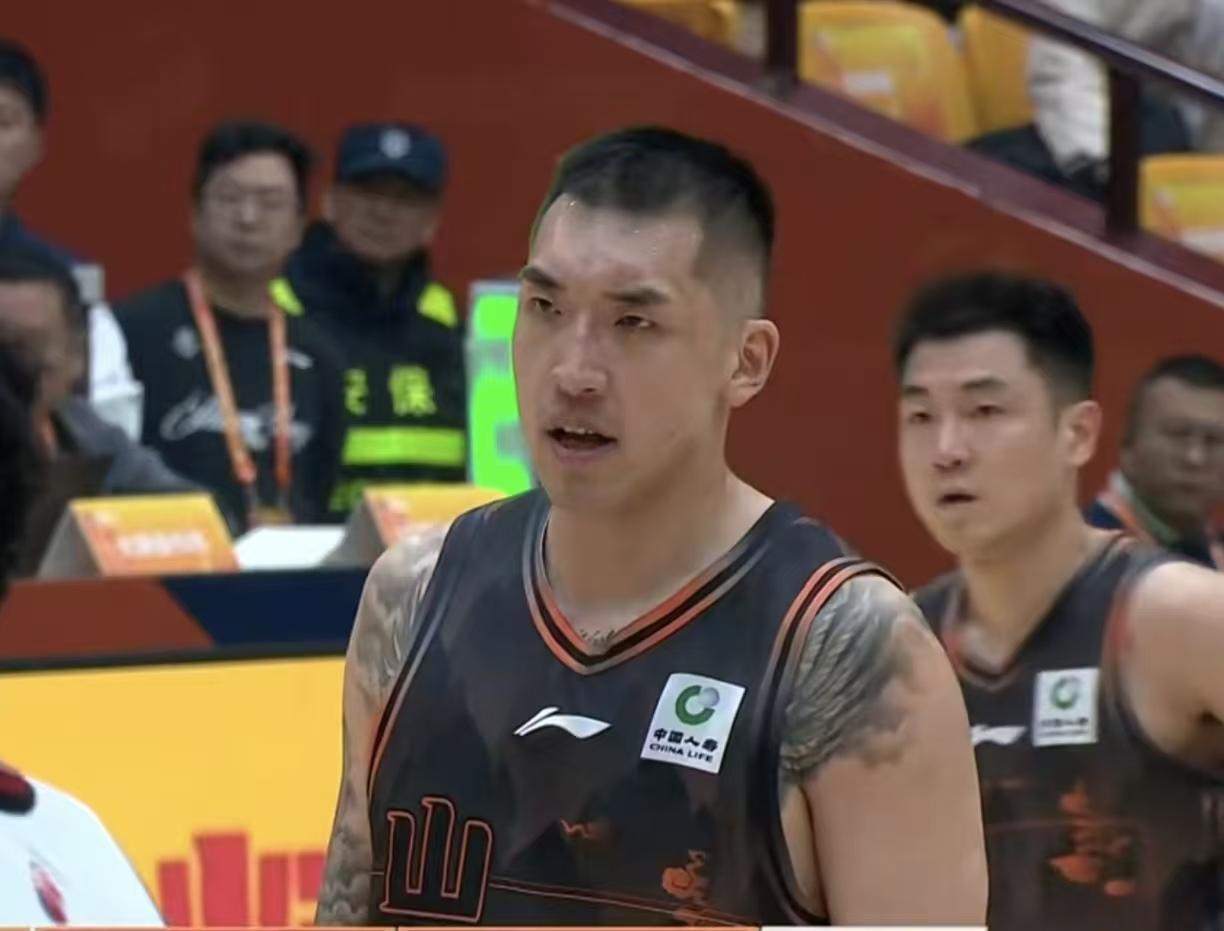 山东男篮主场83-96惨败浙江，真是输得丢人又窝囊！不是夸大其词，伪强队实至名归