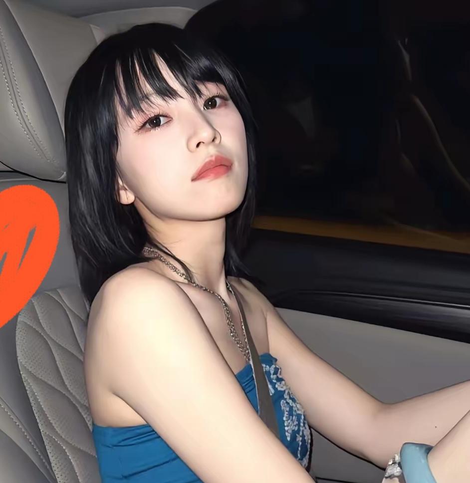 谁能想到，
大明星黄灿灿这样的“武大校花”，说出来你可能不相信，她竟然当初分手是