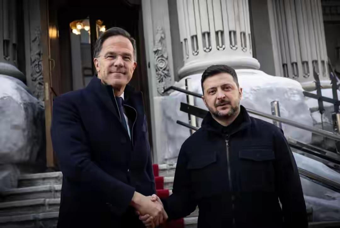 吕特忽悠泽连斯基：签订和平协议北约立刻出兵！
    就在美俄乌三方会谈第二轮开