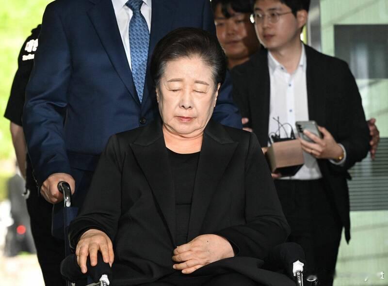 【涉向前韩国第一夫人行贿 统一教会长韩鹤子被起诉】海外新鲜事 韩国检方10日以涉