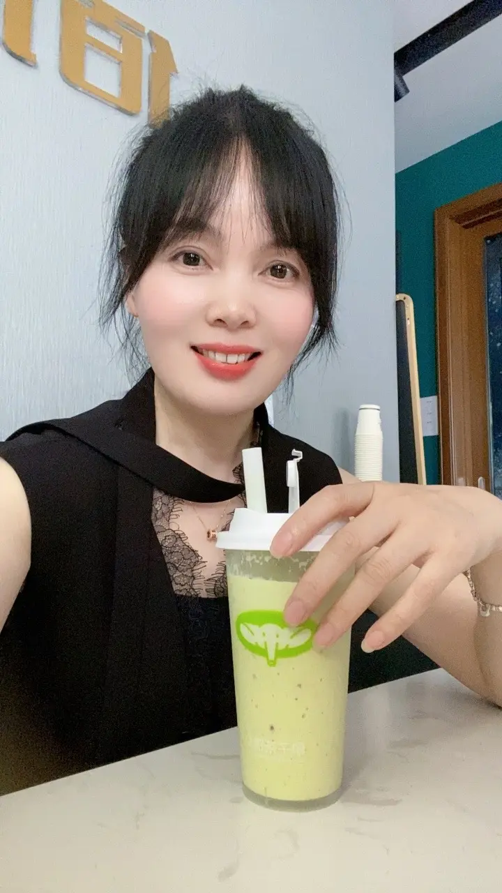 不打牌，不窜门，不八卦，每天坚持运动，你会越来越好～～～