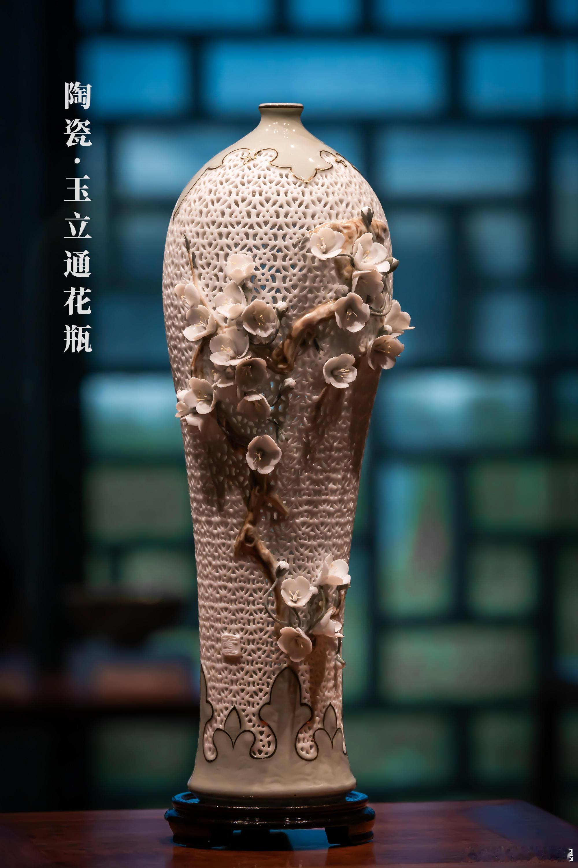 不要忽视中式美学的力量 中式美学有着极强的感染力，写意山水的松弛、汉服形制的雅致