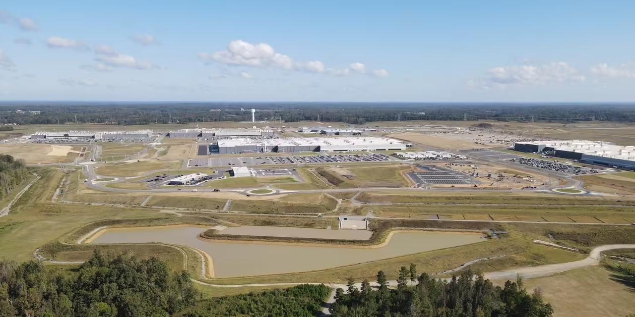 丰田这是要在美国“下血本”啊！今日宣布两大动作：

1. 未来五年向美国追加投资