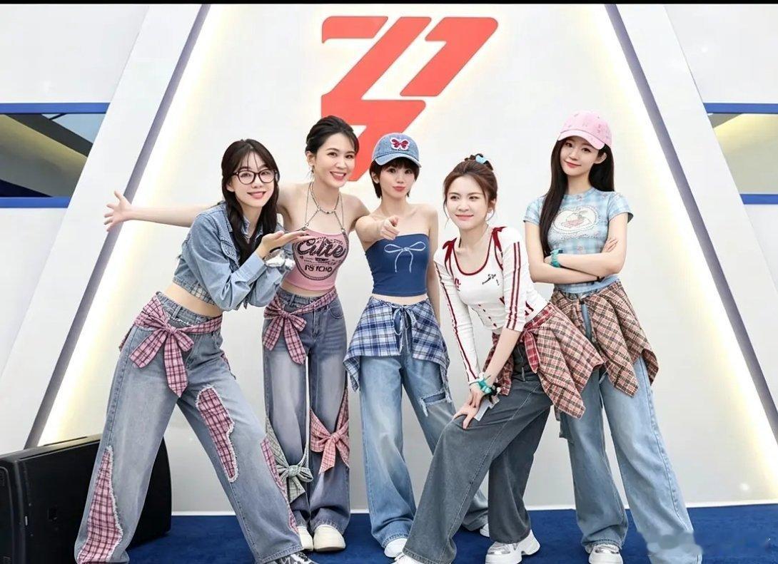 曾沛慈组可以穿这衣服吗，真的期待曾沛慈穿这一身啊 