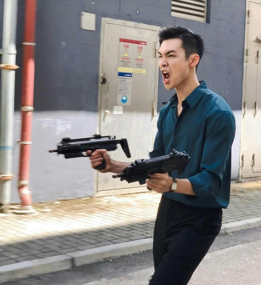 星岛：吴子冲秘恋尹诗沛五年 直播“激吻”放闪认爱 发展姐弟恋终甩“蔡嘉欣前度”标