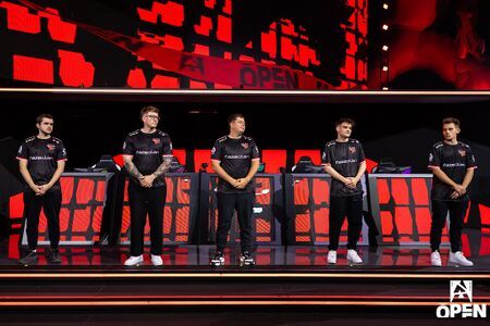 病急乱投医？VRS分析师Udknud针对FaZe近期为了赚取VRS积分报名两届二