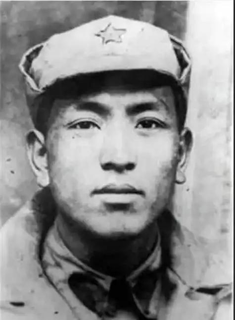 1931年2月，红九师成立了教导队，耿飚被任命为队长兼指导员。有一天，早晨进行训