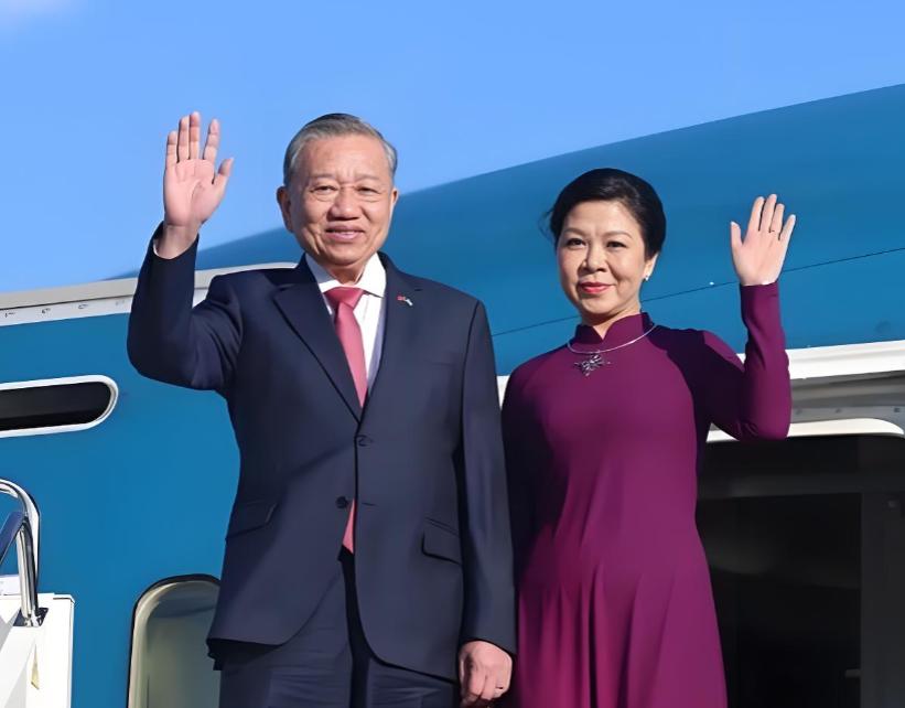 中越两国联合发布声明，

4月17日，中国和越南领导人会面后，两国发布联合声明，