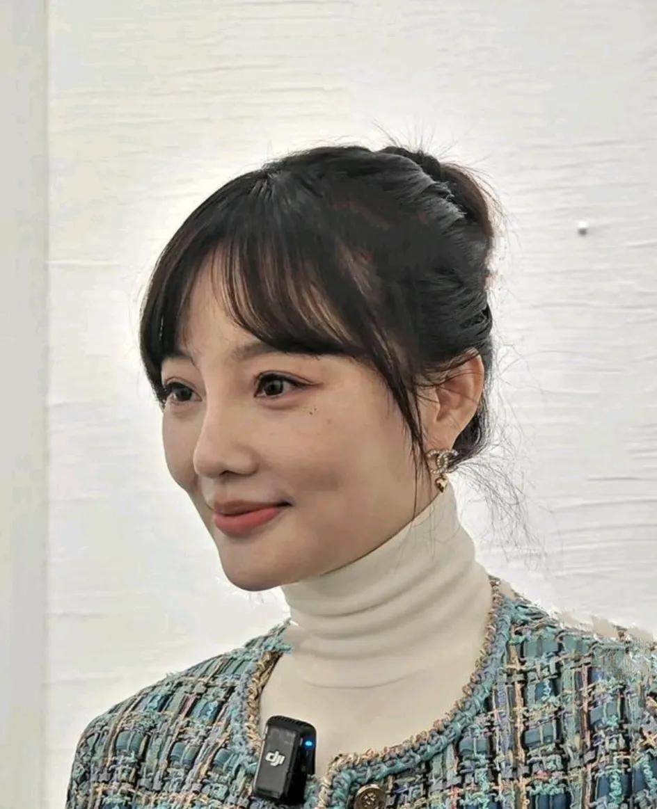 离开美颜，真实状态

就是这个年龄该有的样子

并不是每次出来都说20几岁的少女