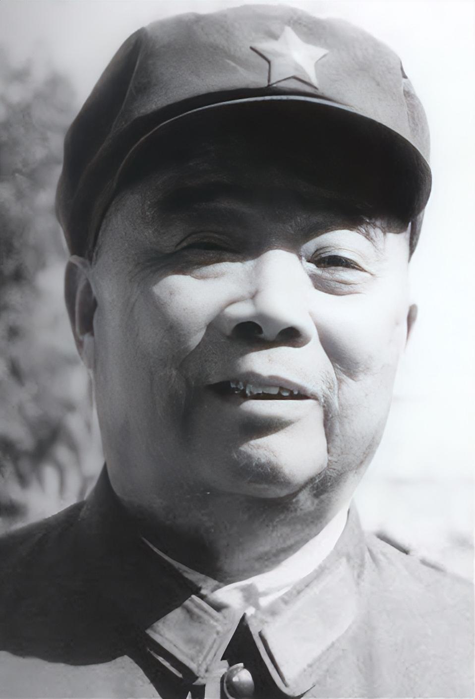 1937年2月被任命为红一军团第一师第十三团团长，时年24岁，是红一军团最年轻的