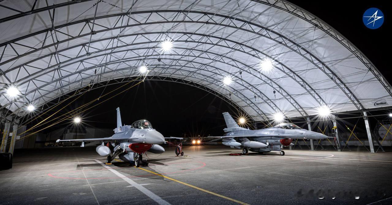 🇺🇸🇧🇬洛克希德·马丁公司报道称，又有两架新型F-16 Block 70